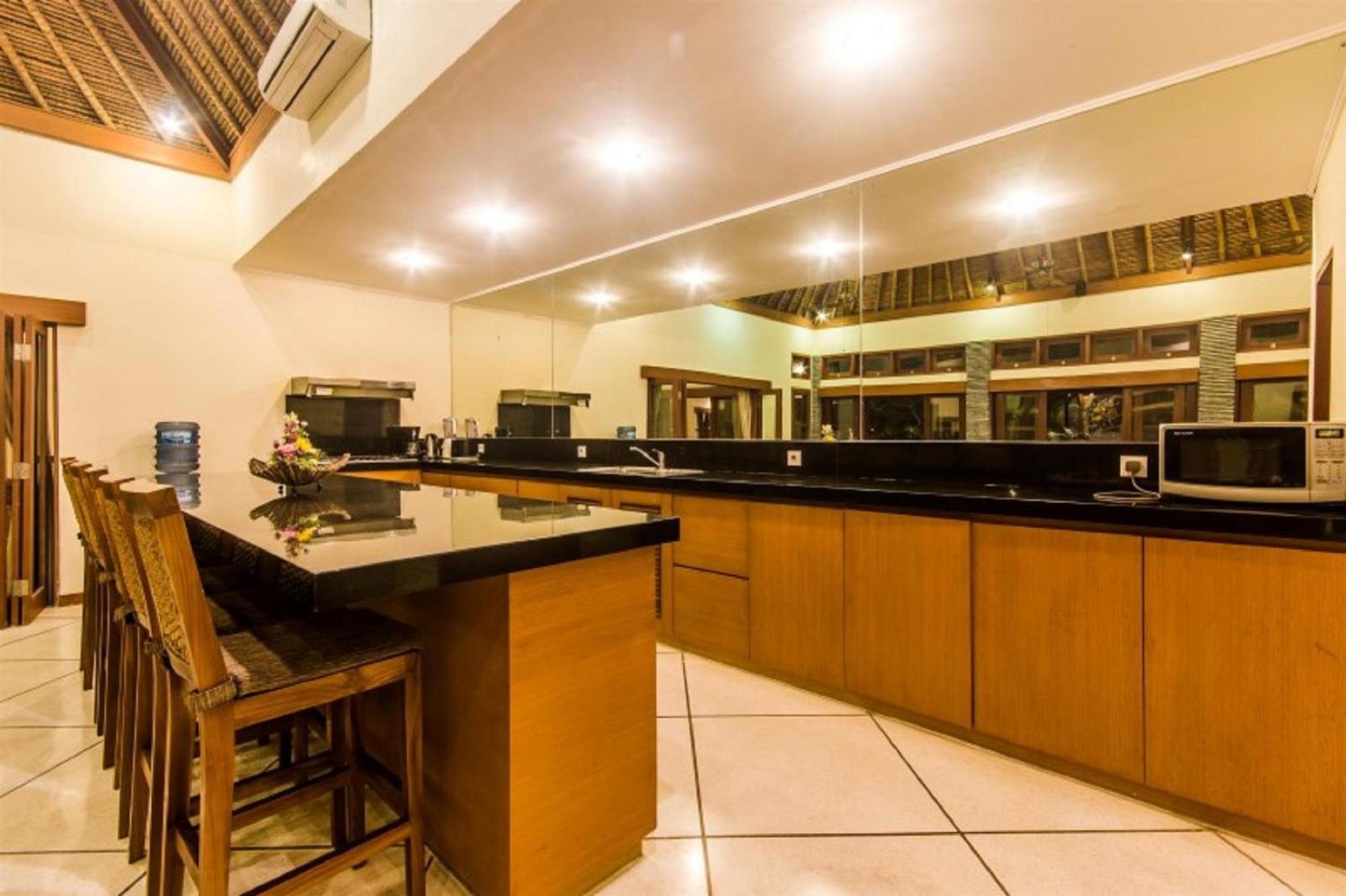 Luxury Villa Antan Central Seminyak Екстер'єр фото